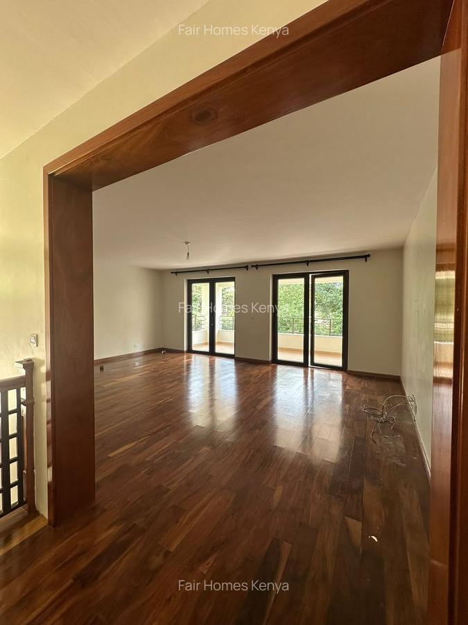 5 Bed Townhouse with En Suite at Lavington Green - 9