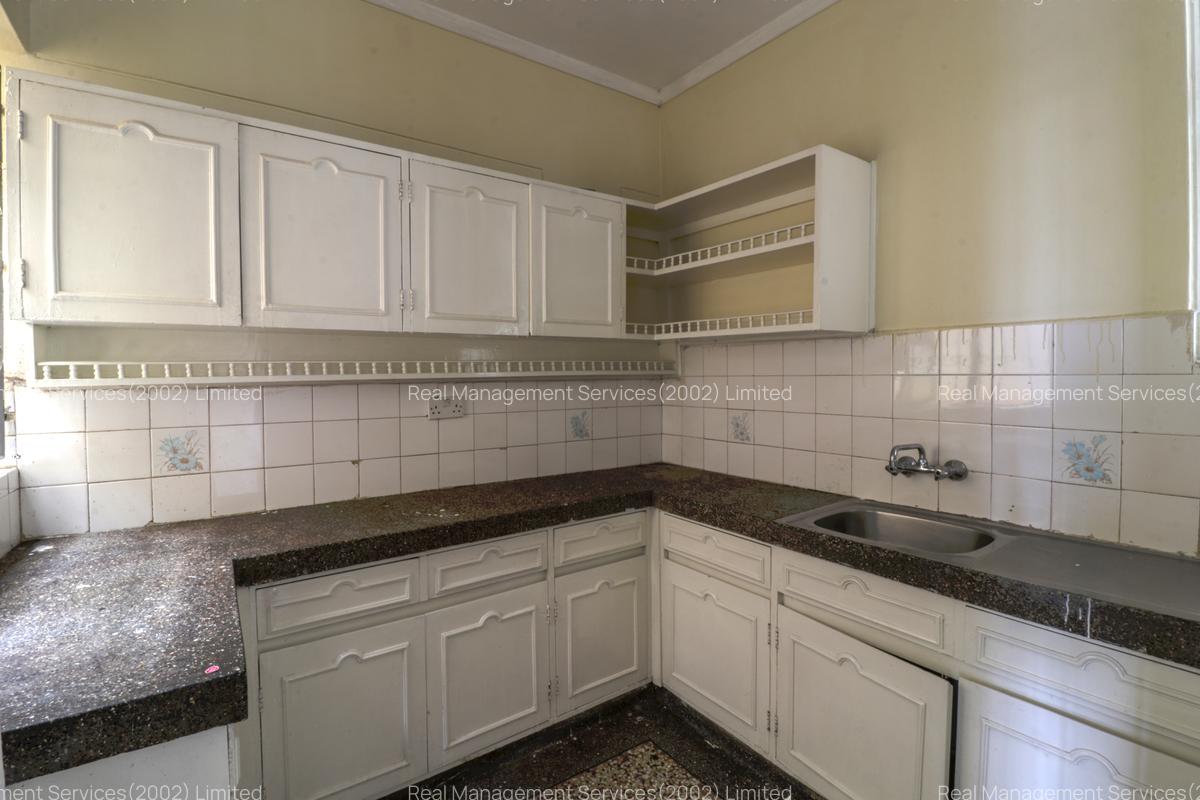 2 Bed Apartment at Chamber'S Road - 4