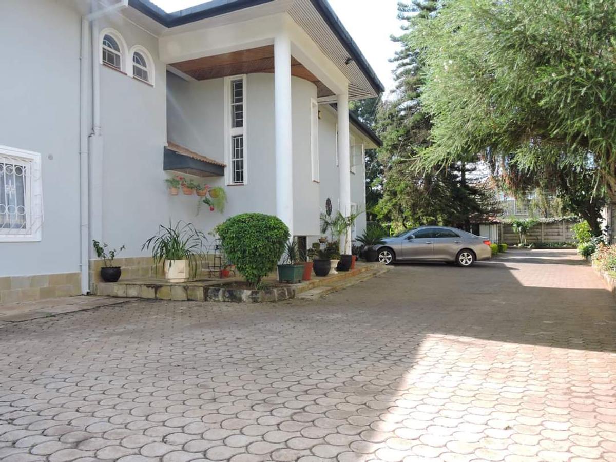 5 Bed House with En Suite in Nyari - 18