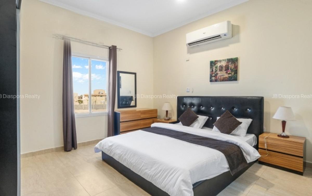 4 Bed Apartment with Swimming Pool at 5Th Parklands Avenue - 2