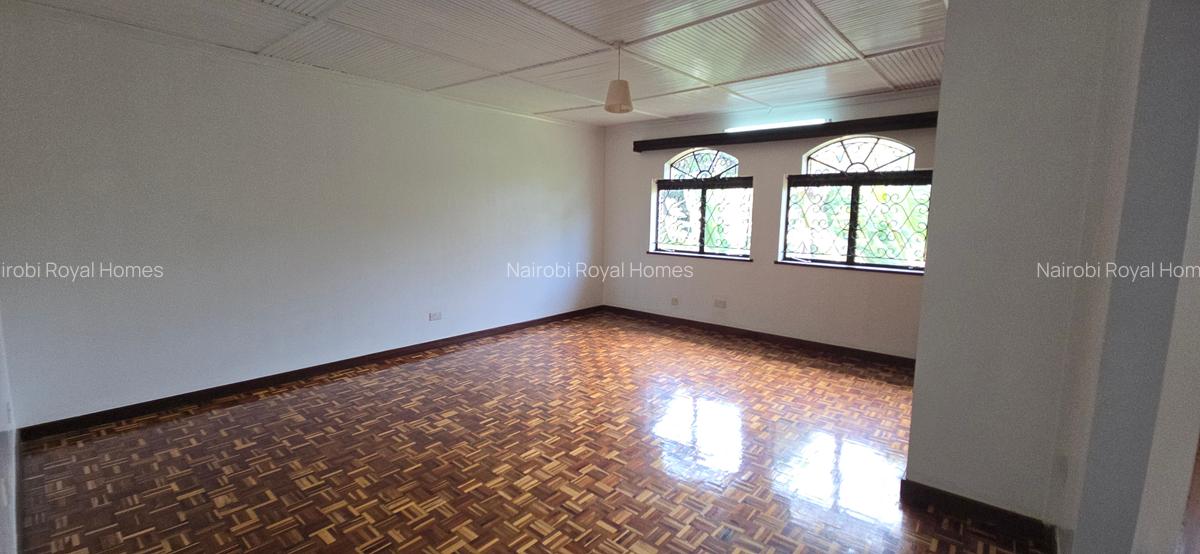 4 Bed Townhouse with En Suite at Lavington Riveside - 16