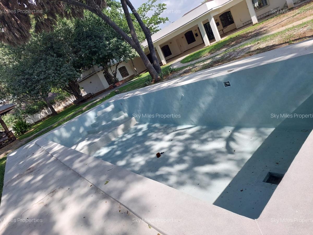 4 Bed Villa with En Suite at Malindi - 3