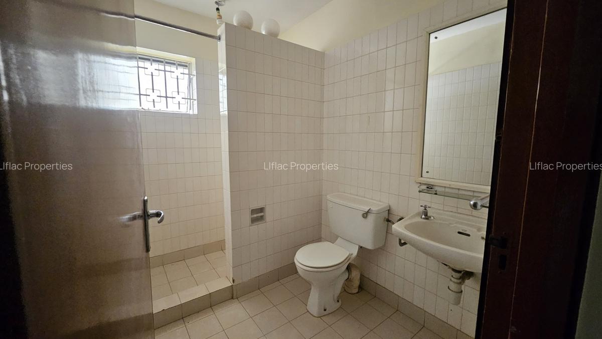 5 Bed House with En Suite in Gigiri - 11