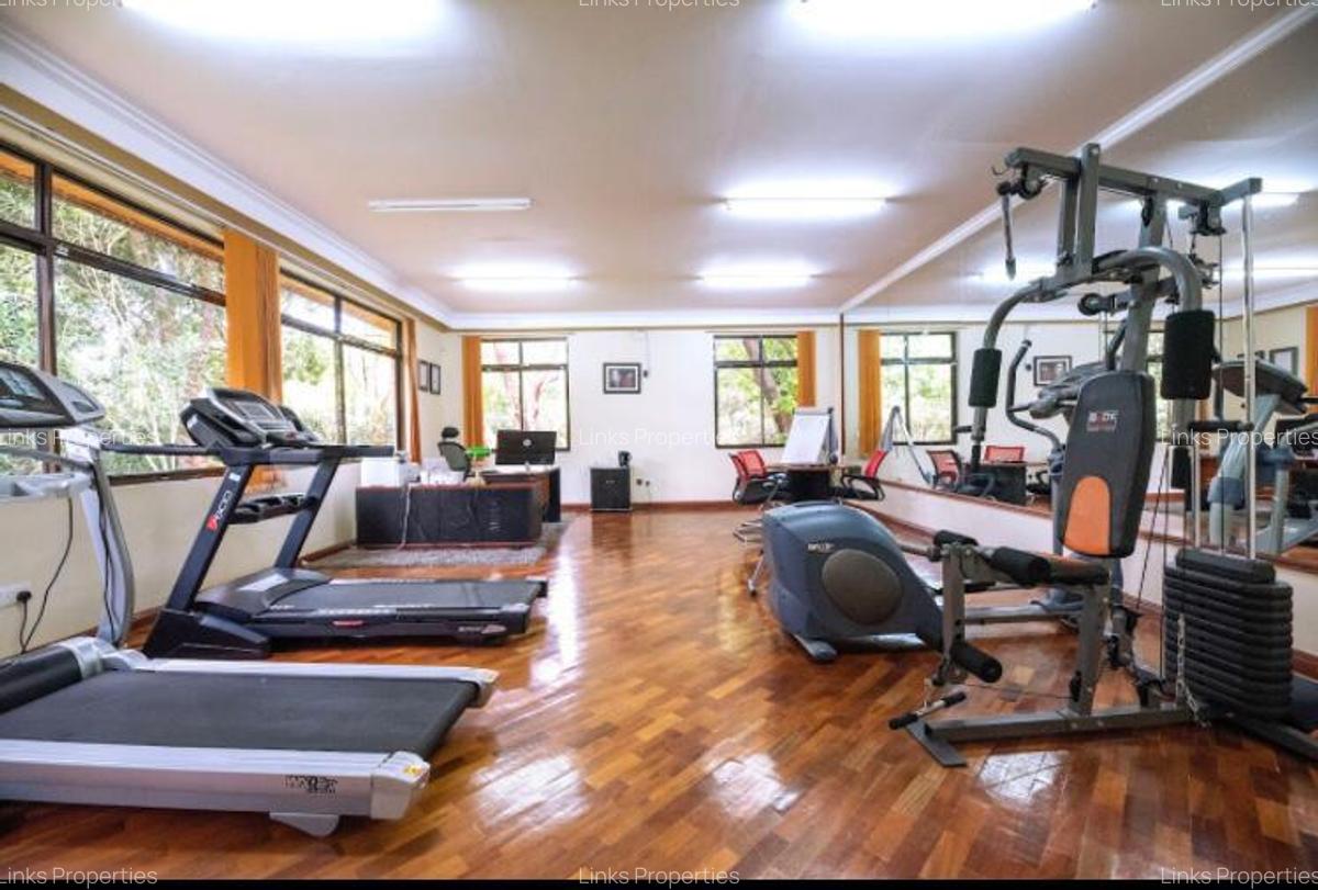 4 Bed Townhouse with En Suite at Kerarapon Road - 14