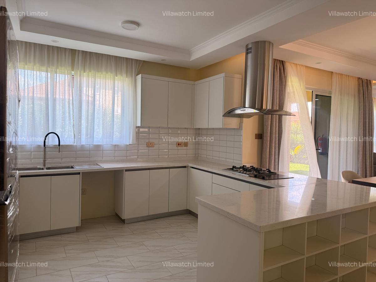 4 Bed Townhouse with En Suite at Brookhouse - 9