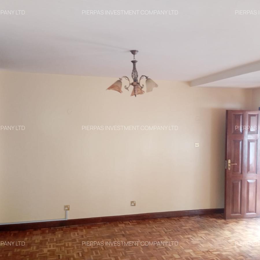 5 Bed Villa with En Suite in Westlands Area - 3