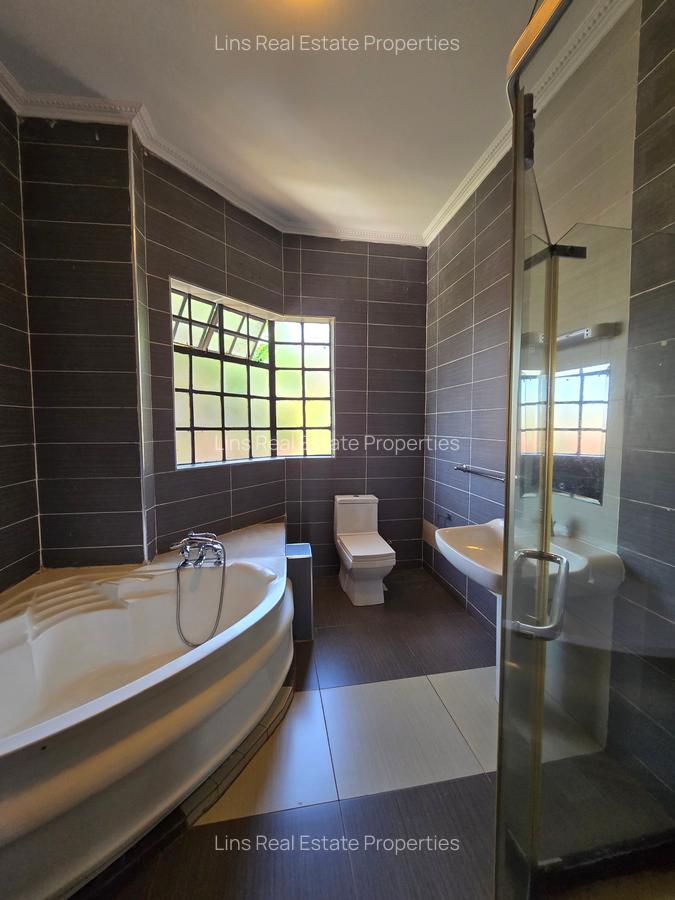 4 Bed Villa with En Suite in Runda - 11