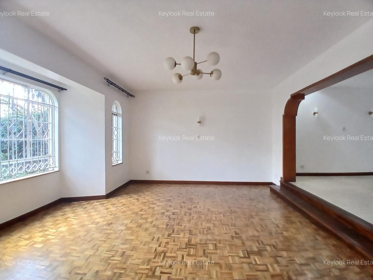 4 Bed Townhouse with En Suite at Lavington - 18