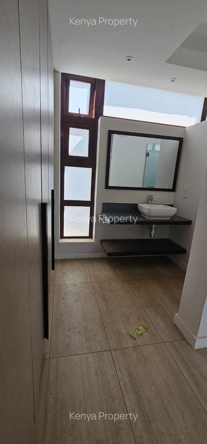 5 Bed Villa with En Suite at Chalbi Drive - 9