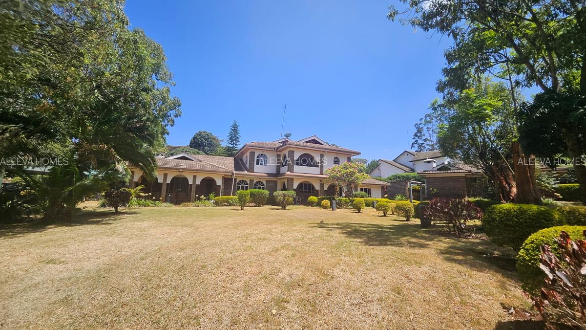 5 Bed House with En Suite in Lavington - 3