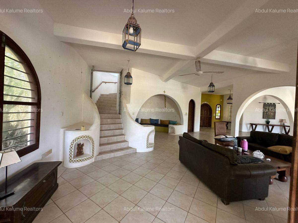 4 Bed House with En Suite at Watamu - 6