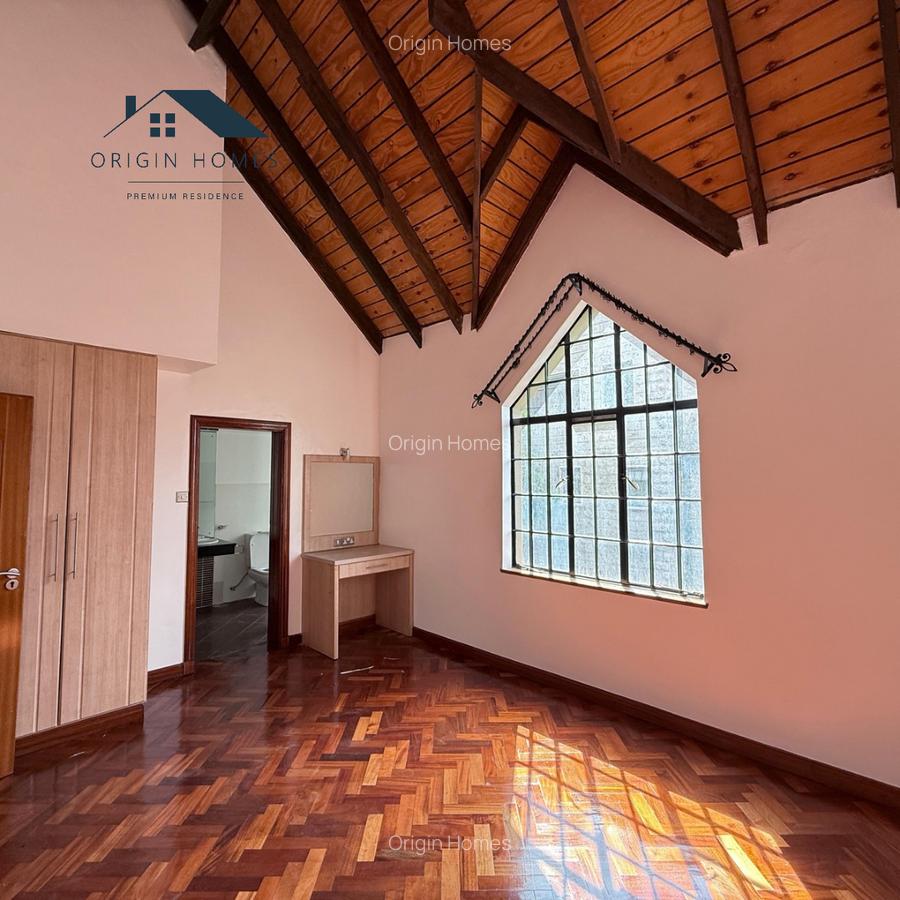 5 Bed Townhouse with En Suite at Lavington - 11