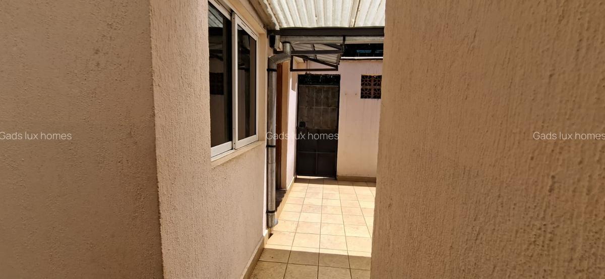 5 Bed Townhouse with En Suite at Spring Valley - 10
