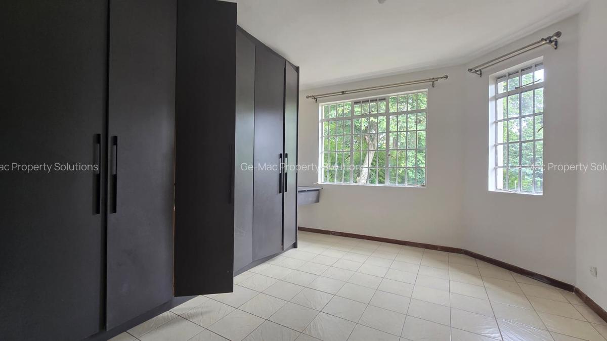 4 Bed House with En Suite in Spring Valley - 17