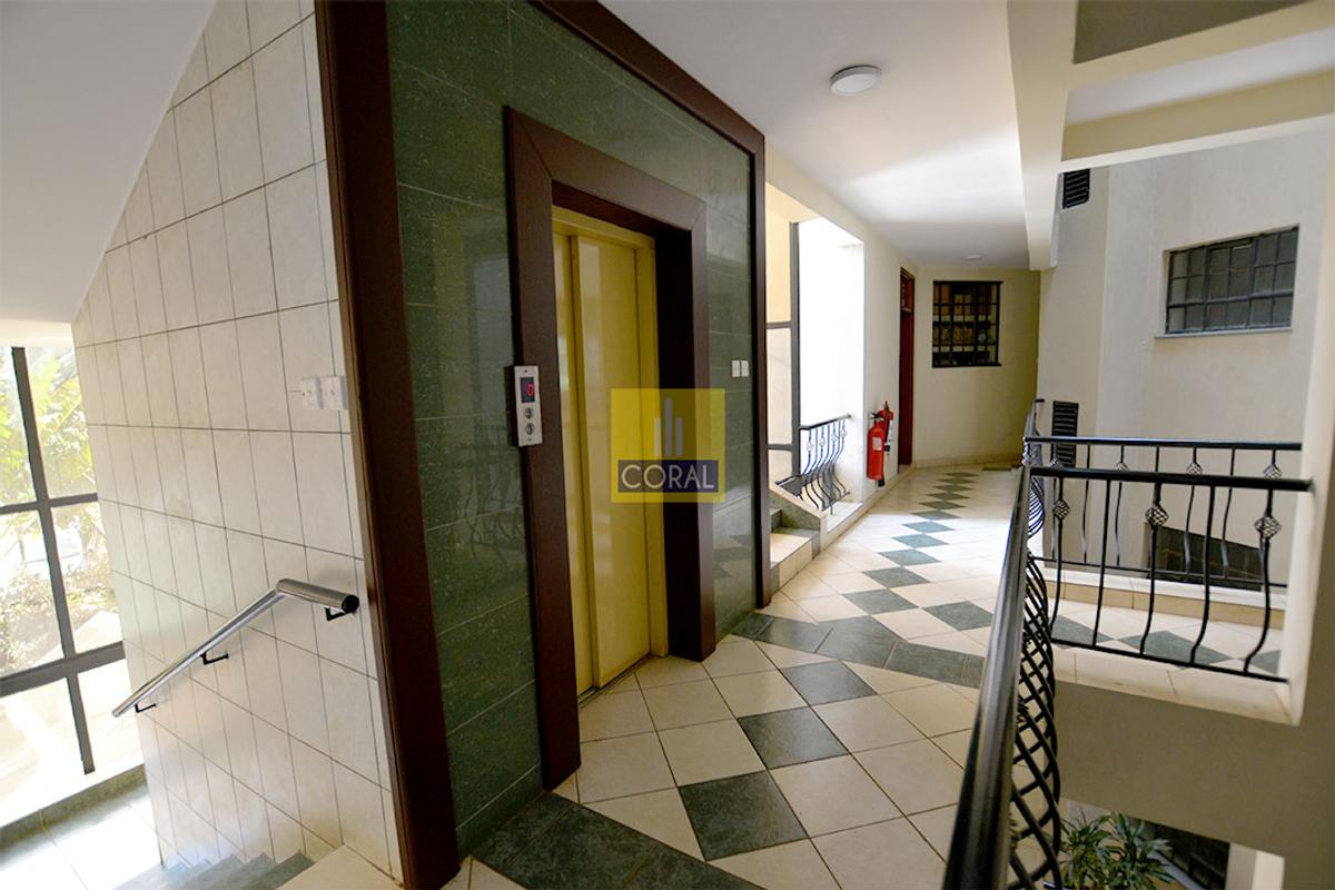 4 Bed Apartment in Rhapta Road - 13