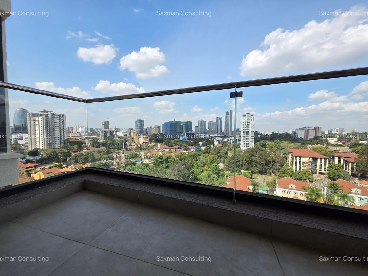 3 Bed Apartment with En Suite in Riverside - 17