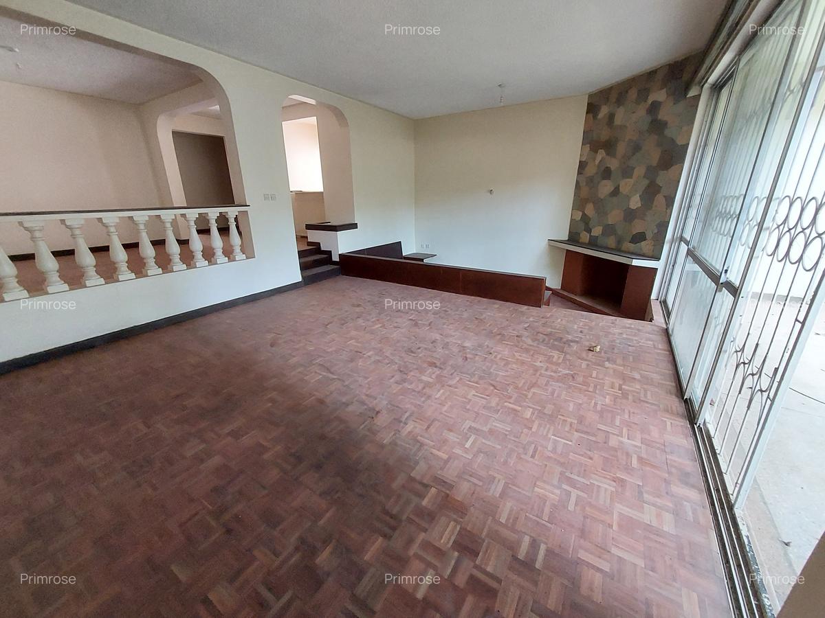 4 Bed Townhouse with En Suite in Spring Valley - 5