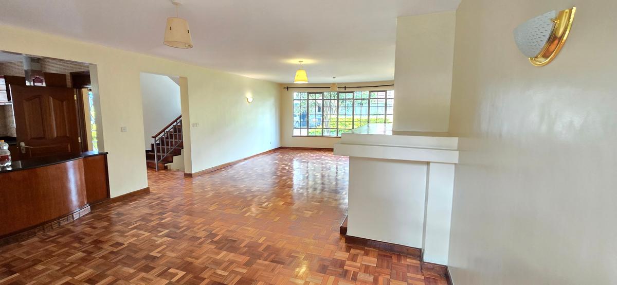 5 Bed Townhouse with En Suite at Lavington - 18