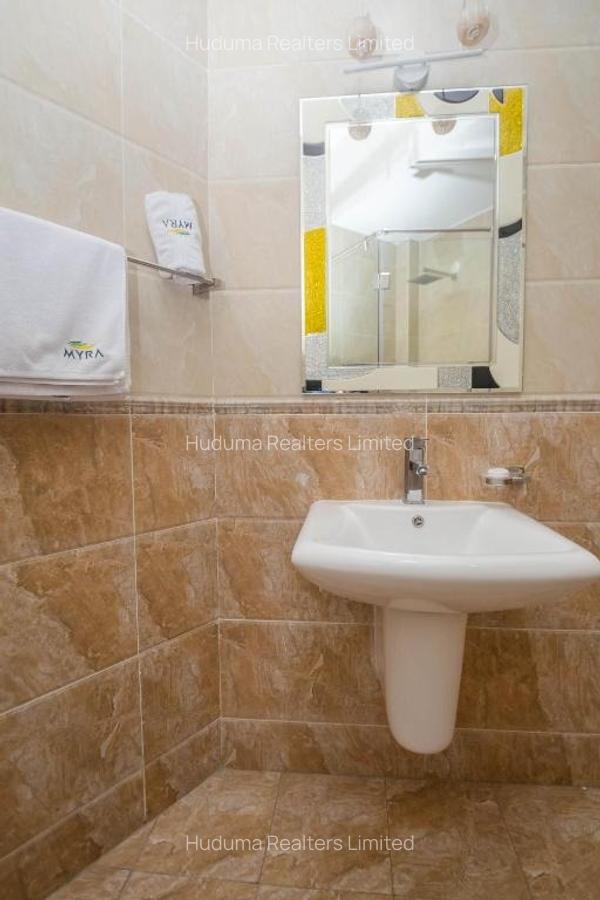 2 Bed Apartment with En Suite at Kindaruma Road - 14