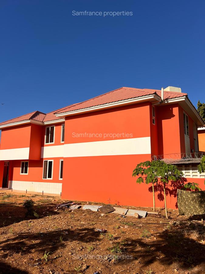 4 Bed House with En Suite at Coca-Cola - 2