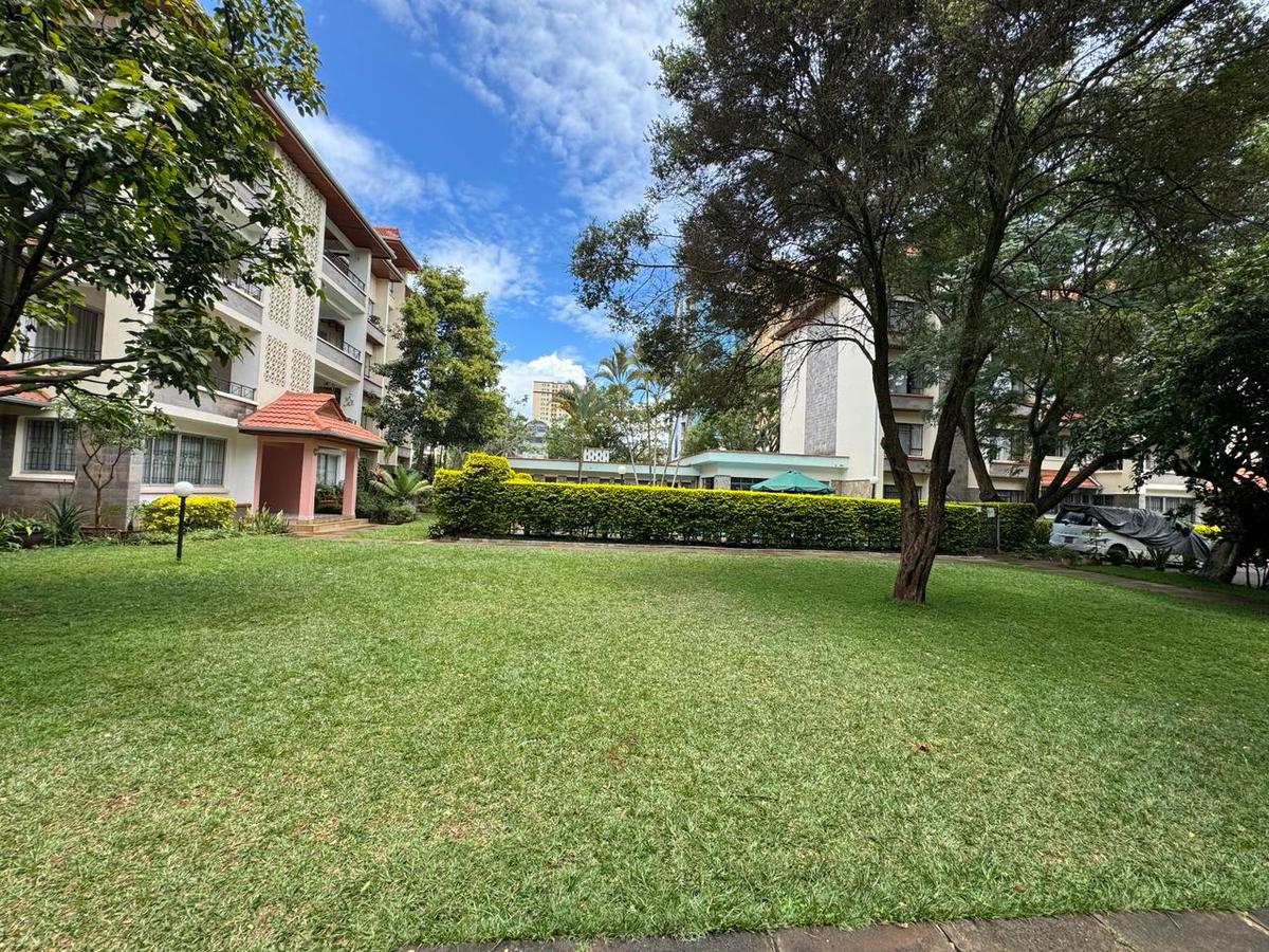 3 Bed Apartment with En Suite in Kilimani - 10