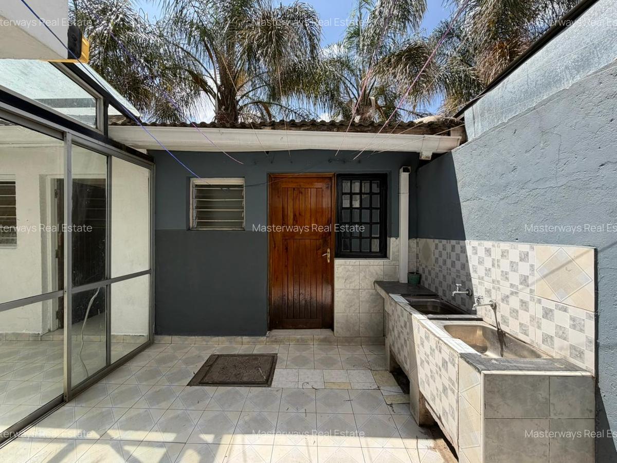 4 Bed Townhouse with En Suite in South C - 9