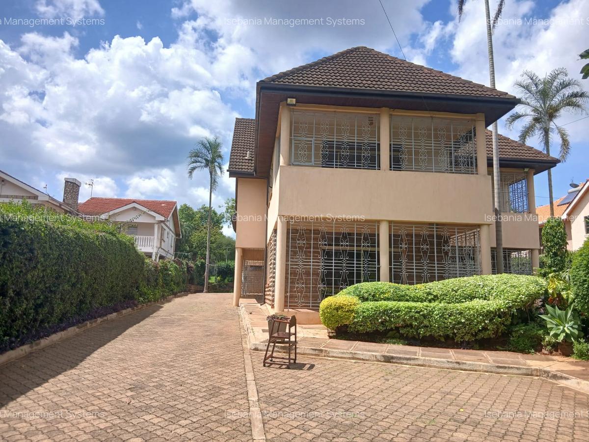 5 Bed House with En Suite at - 3