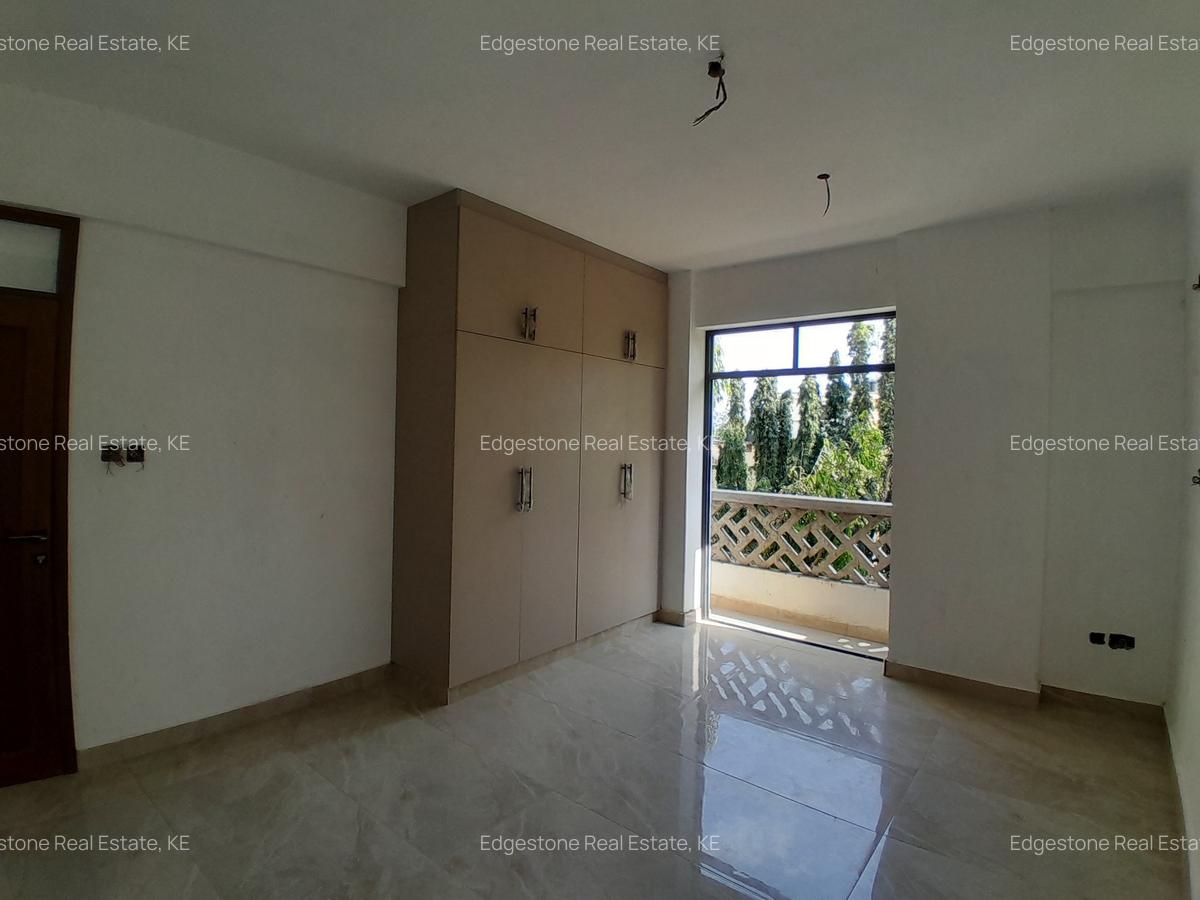 2 Bed Apartment with En Suite in Tudor - 13