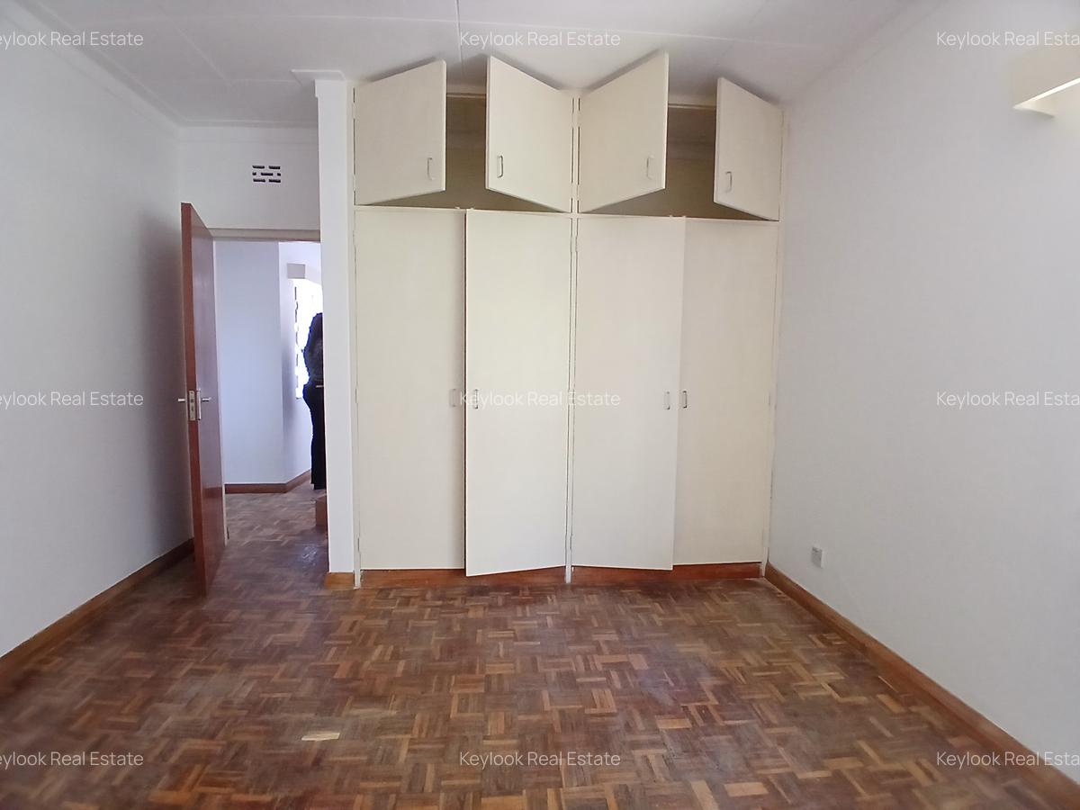 4 Bed Townhouse with En Suite at Lavington Green - 17