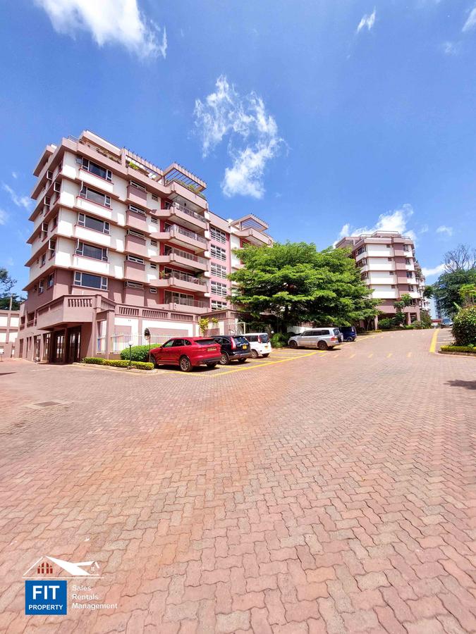 3 Bed Apartment with En Suite in Parklands - 16