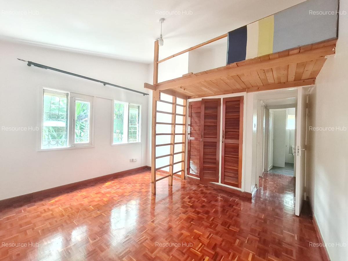 4 Bed House with En Suite at Hillview - 17