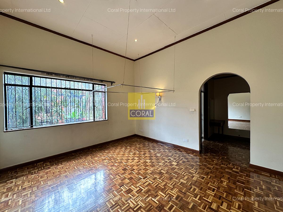 5 Bed Townhouse in Brookside - 10