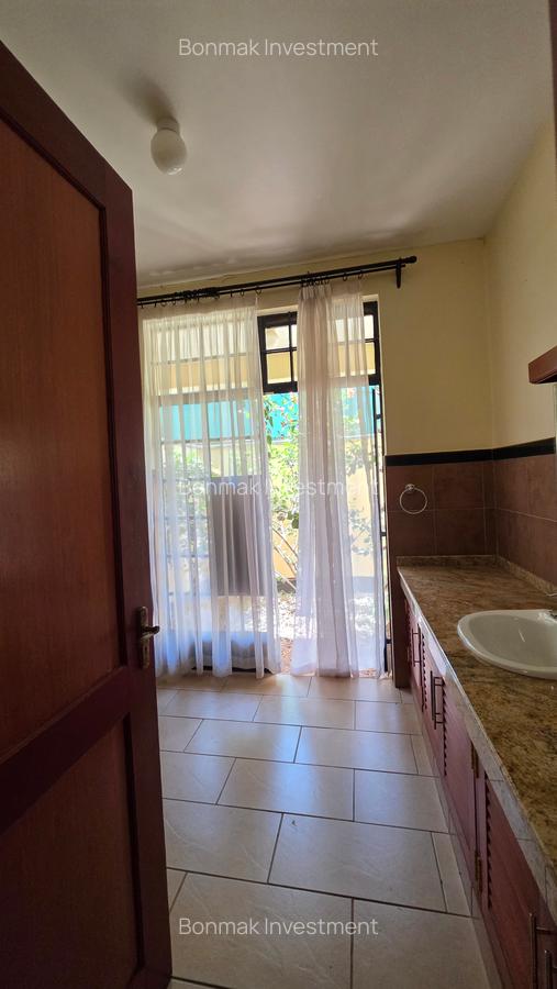 4 Bed Villa with En Suite at Old Runda. - 13