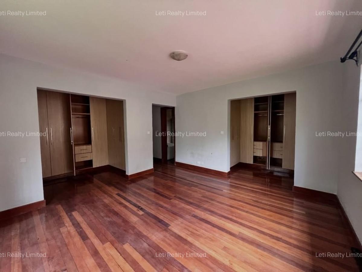 5 Bed Townhouse with En Suite in Lavington - 4