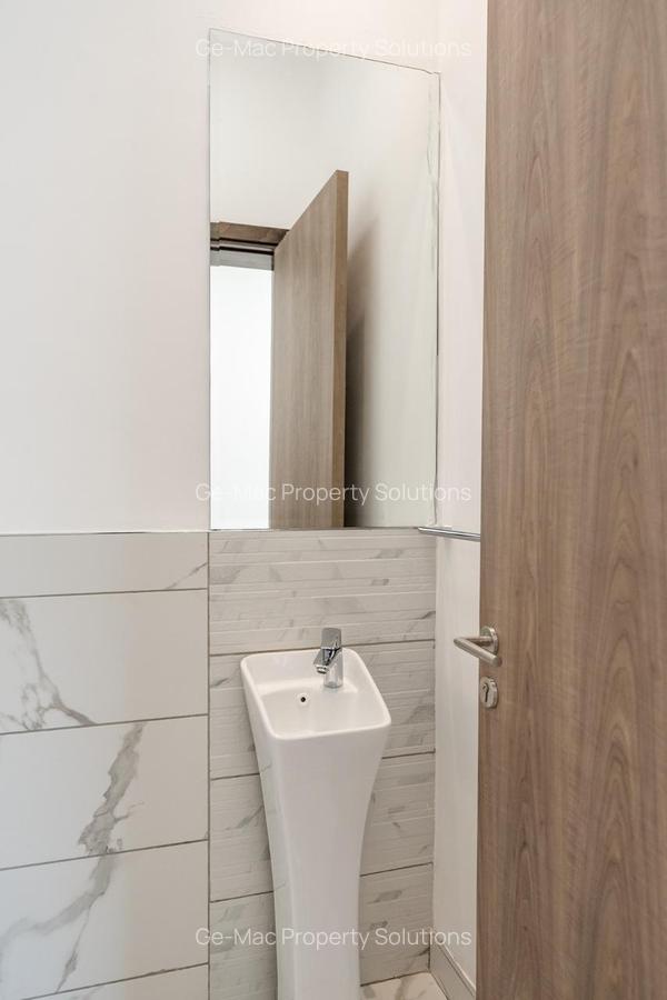 2 Bed Apartment with En Suite in Rosslyn - 19