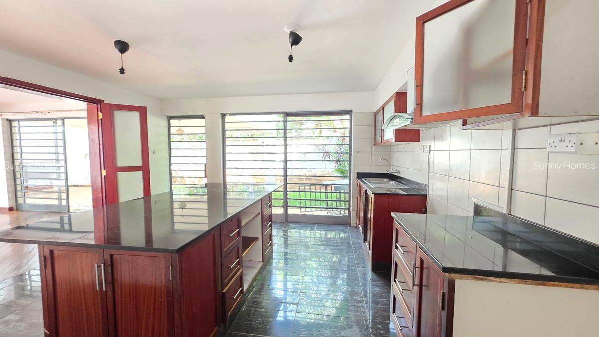 4 Bed Townhouse with En Suite at Convent Drive - 9