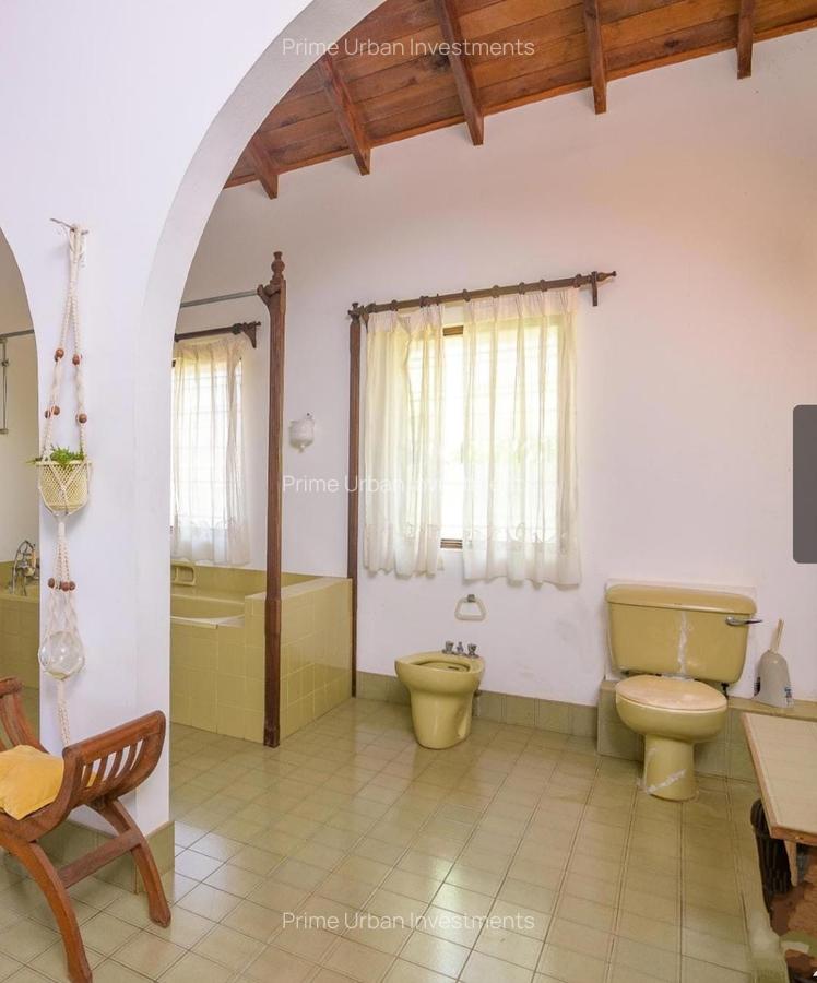 4 Bed House with En Suite in Nyali Area - 3