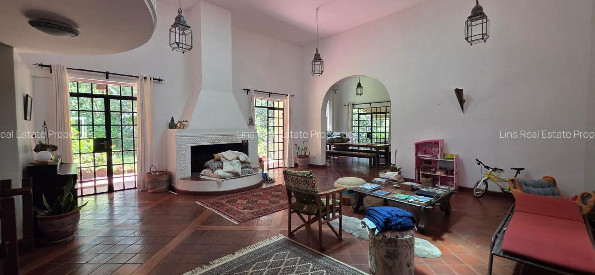 4 Bed House with En Suite in Kyuna - 2