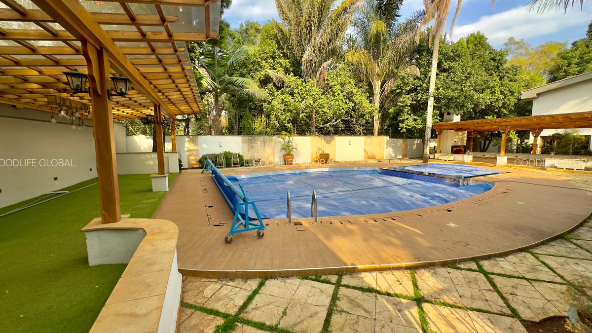 7 Bed House with En Suite at Kyuna - 2