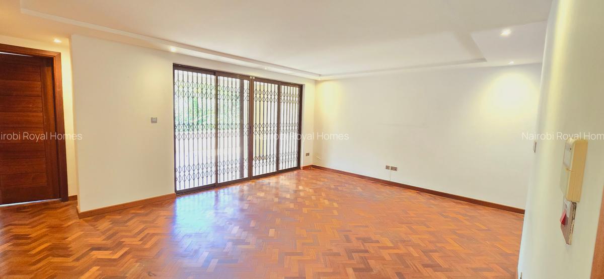 5 Bed Townhouse with En Suite at Mzima Springs - 14