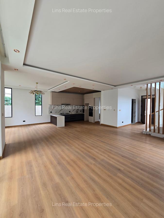 5 Bed Townhouse with En Suite in Lavington - 18