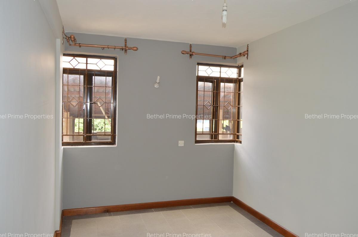 4 Bed Apartment with En Suite in Parklands - 7
