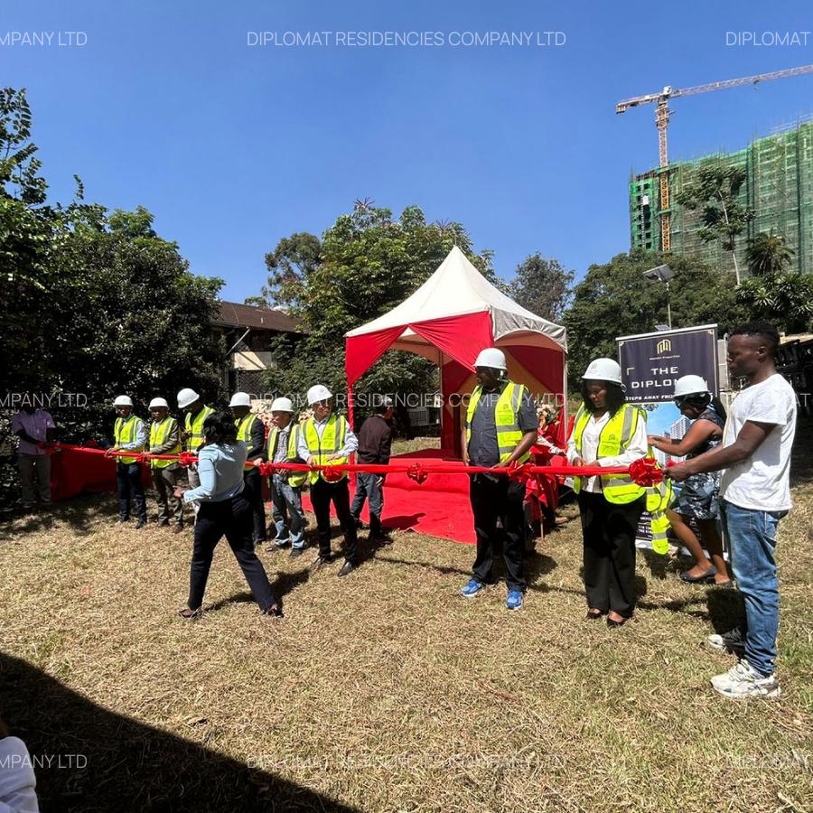 Serviced 2 Bed Apartment with En Suite in Westlands Area - 12