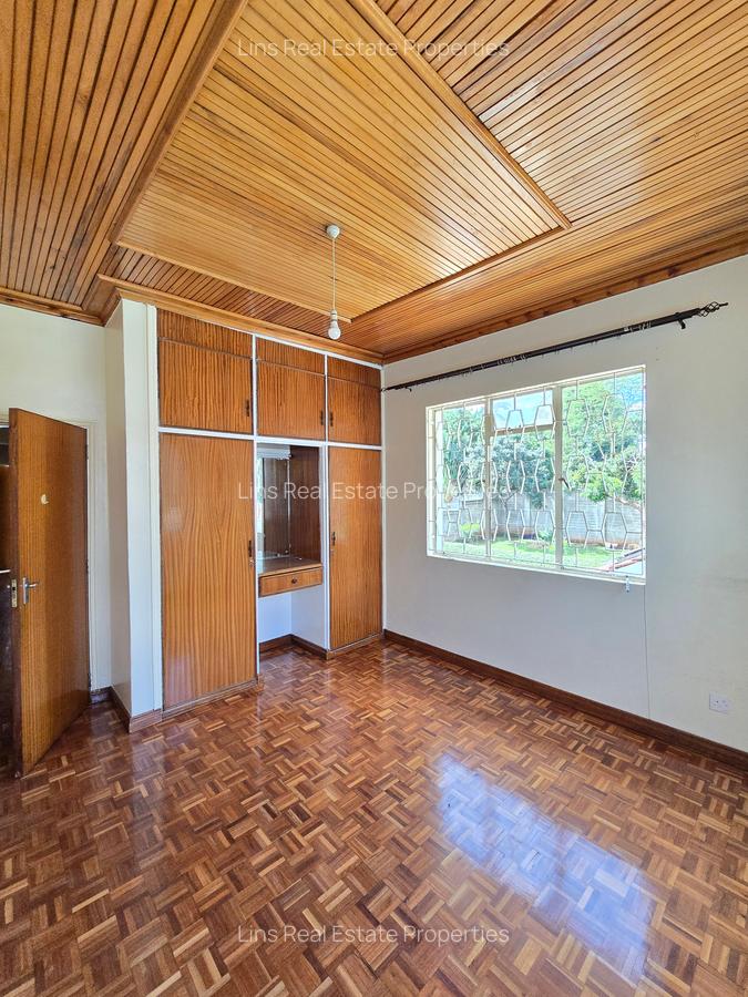 4 Bed House with En Suite in Runda - 14