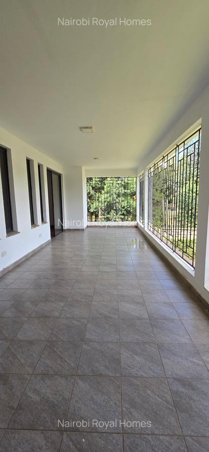 6 Bed Townhouse with En Suite at Lavington Green - 8