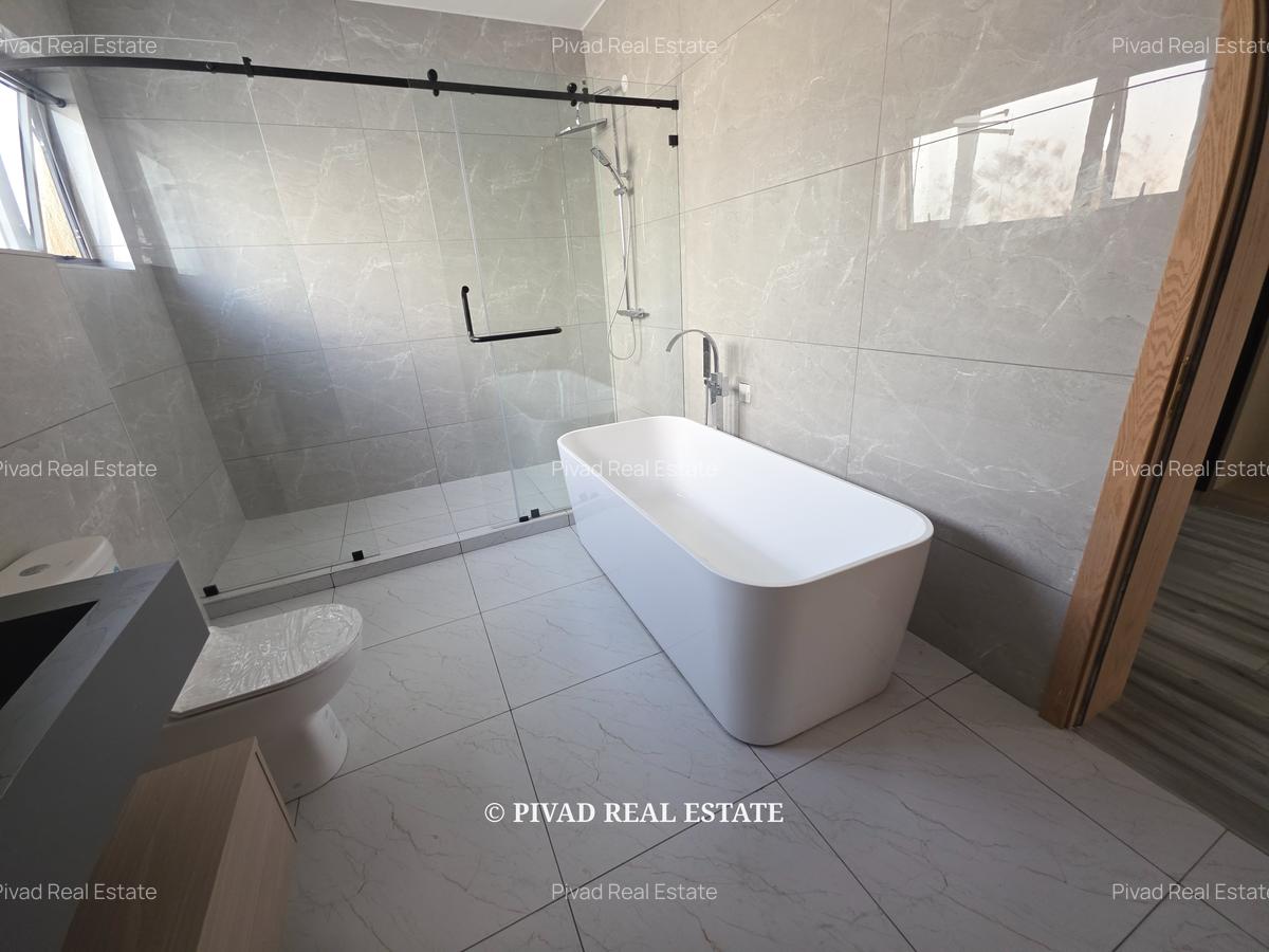 5 Bed Townhouse with Garden in Lavington - 12