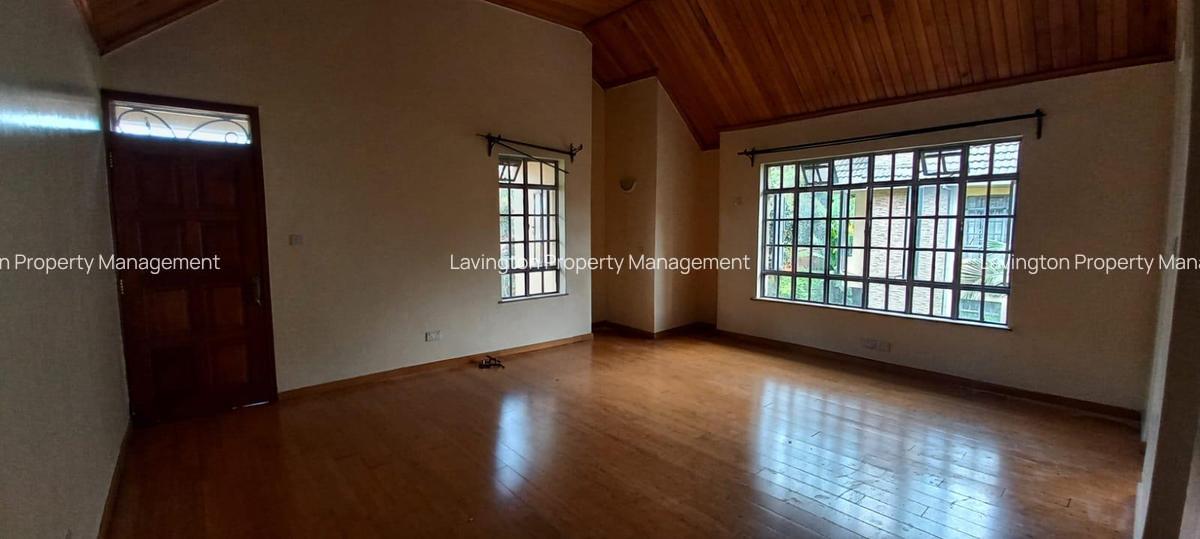 5 Bed Townhouse with En Suite at Lavington Green - 13