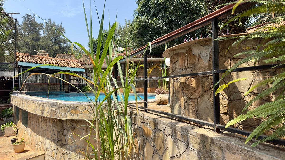 Serviced 2 Bed Apartment with En Suite at Nyari - 5