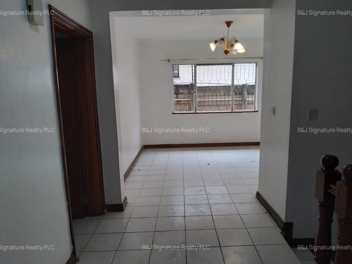 4 Bed Villa with En Suite in Spring Valley - 2