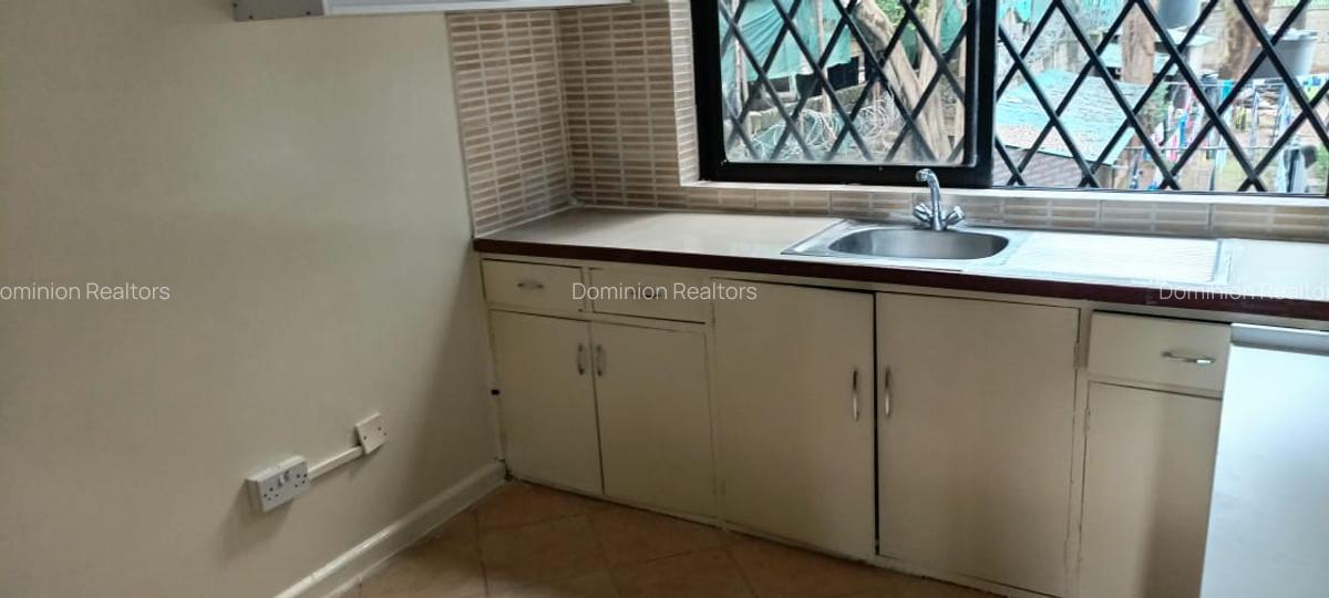 3 Bed Apartment with En Suite in Westlands Area - 10